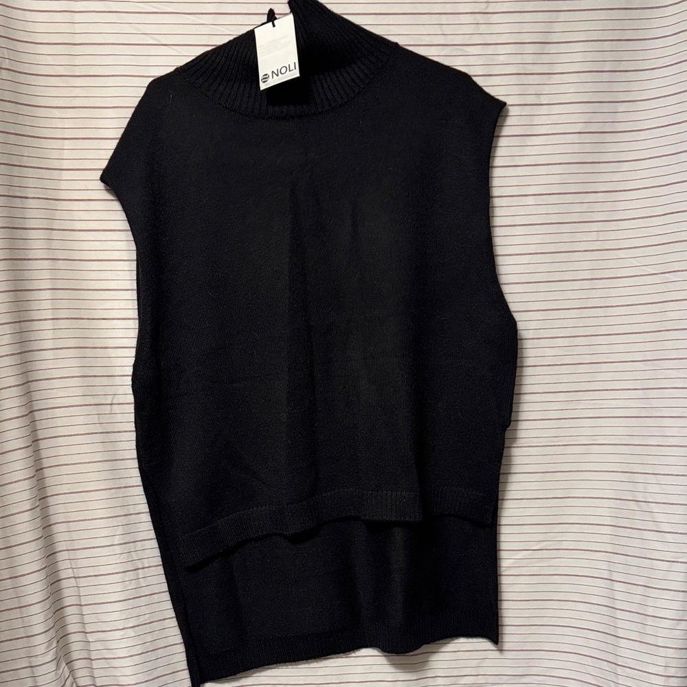 Noli Black Knit Sleeveless Top